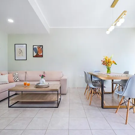 Apartament Gigis *